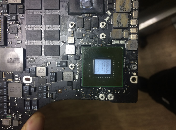 Замена видеокарты N13P-GT-W-A2 MacBook Pro A1398